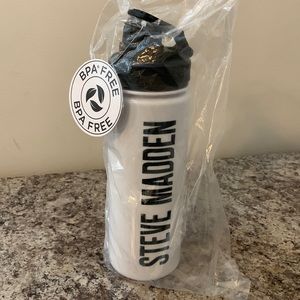 Steve Madden NWT White Bottle